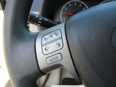 Used 2013 Toyota Corolla LE FWD image 23