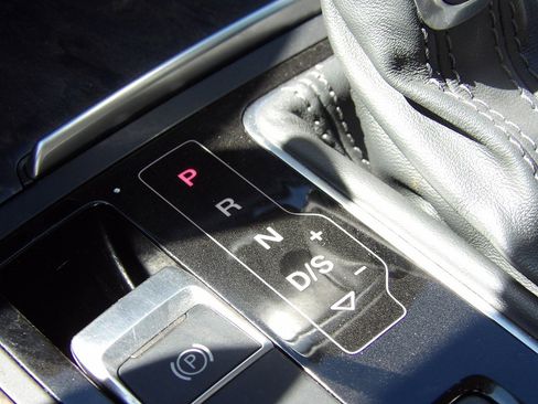 Used 2017 Audi A6 2.0T Premium Plus w/ Premium Plus Package image 26