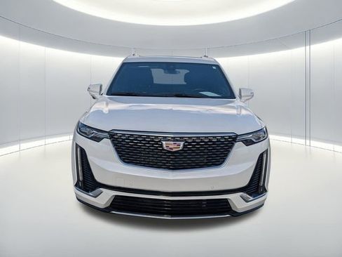 Used 2024 Cadillac XT6 Premium Luxury image 3
