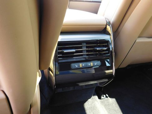 Used 2025 Land Rover Range Rover Sport SE AWD/4WD image 14