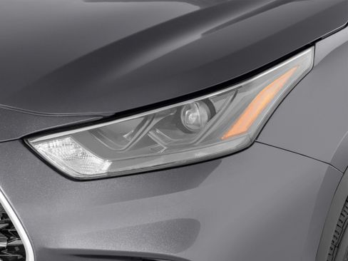Certified 2024 Toyota Highlander XLE FWD image 49