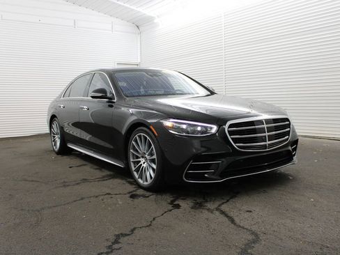 Used 2022 Mercedes-Benz S 580 4MATIC Sedan image 1