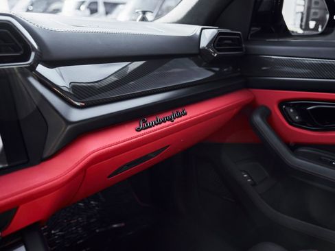 Used 2025 Lamborghini Urus Performante AWD/4WD image 80