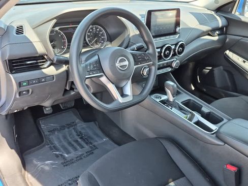 Used 2025 Nissan Sentra SV FWD image 11