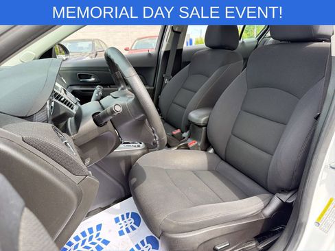 Used 2016 Chevrolet Cruze LT w/ Sun And Sound Package FWD image 22
