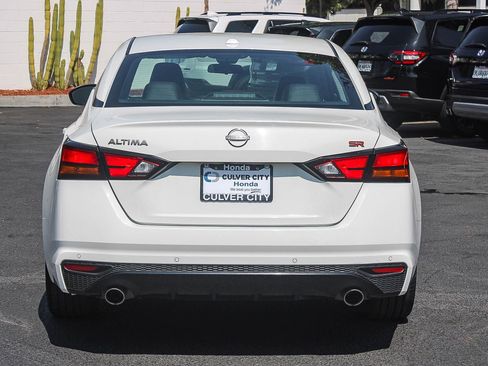 Used 2023 Nissan Altima 2.5 SR FWD image 8