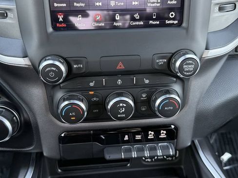 Used 2021 RAM 1500 Big Horn AWD/4WD image 12