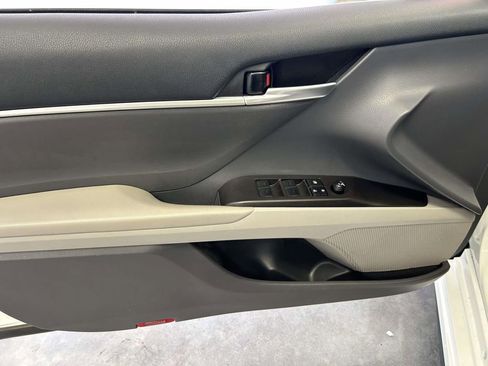 Used 2023 Toyota Camry SE FWD image 16