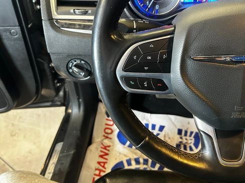 Used 2021 Chrysler 300 Touring L image 9