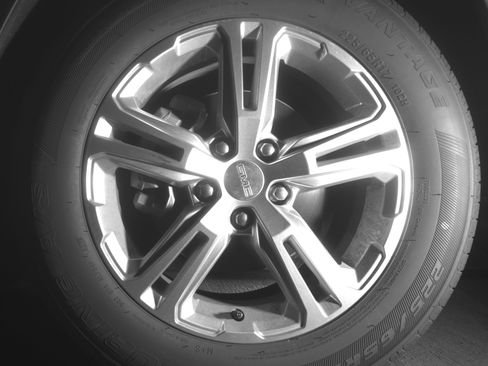 Used 2024 GMC Terrain SLE FWD image 12