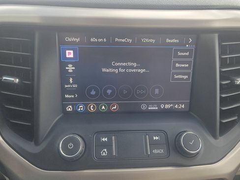 Used 2020 GMC Acadia Denali w/ Technology Package FWD image 11