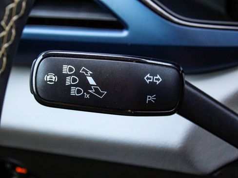 Used 2023 Volkswagen Taos SE w/ Panoramic Sunroof Package image 25