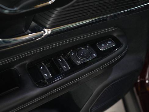 Used 2021 Lincoln Corsair AWD w/ Premium Package image 21