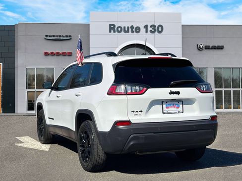 Used 2023 Jeep Cherokee Altitude Lux w/ Lux Elite Package image 3