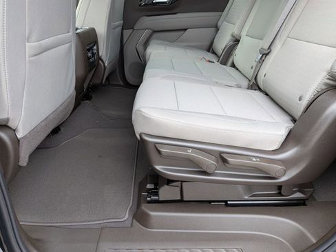 New 2026 Chevrolet Suburban LS image 16