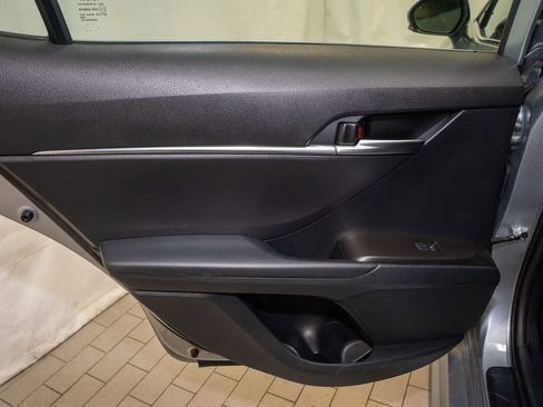 Used 2024 Toyota Camry SE image 8