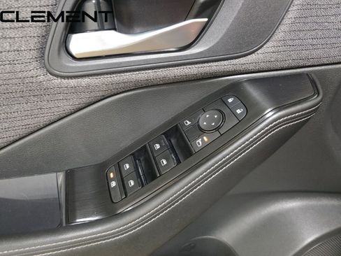 Used 2022 Nissan Rogue SV image 28