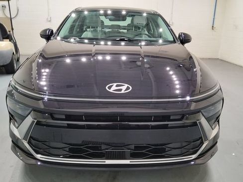 Used 2024 Hyundai Sonata SEL w/ Convenience Package FWD image 2
