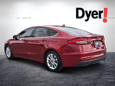 Used 2020 Ford Fusion SE FWD image 6
