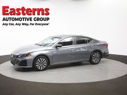 Used 2024 Nissan Altima 2.5 SV FWD image 57