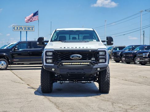 New 2026 Ford F250 Lariat w/ Black Appearance Package AWD/4WD image 2