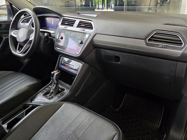 Used 2022 Volkswagen Tiguan SE FWD image 19