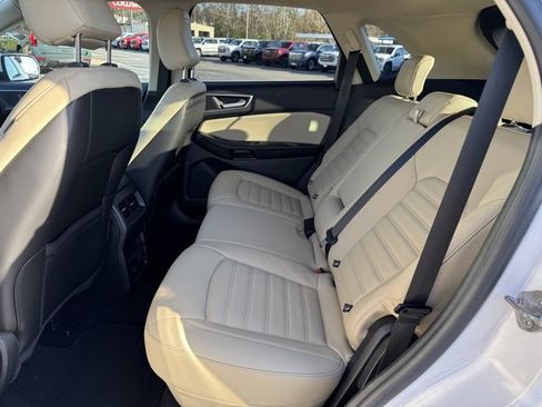 Used 2021 Ford Edge SEL w/ Convenience Package image 15