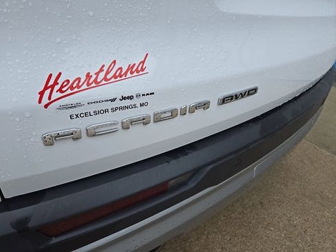 Used 2024 GMC Acadia Elevation image 20