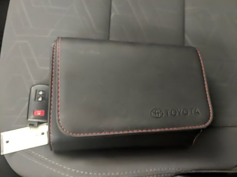 Used 2018 Toyota Tacoma TRD Off-Road image 25