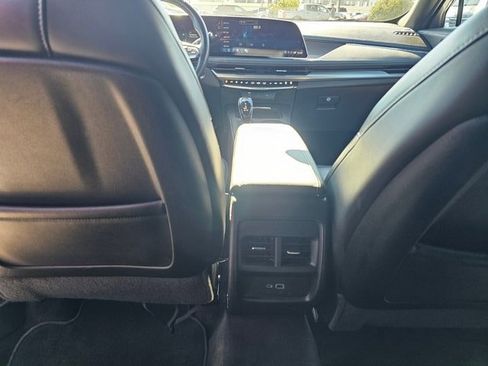 Used 2024 Cadillac XT4 Premium Luxury image 13