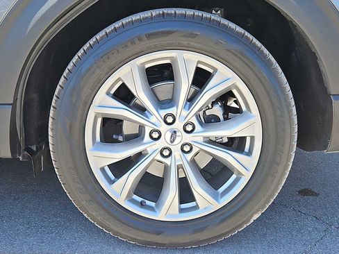 Used 2023 Ford Explorer XLT w/ Equipment Group 202A RWD image 13
