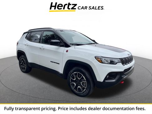 Used 2025 Jeep Compass Trailhawk AWD/4WD image 1