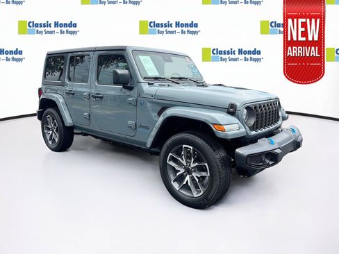 Used 2024 Jeep Wrangler Unlimited AWD/4WD image 1