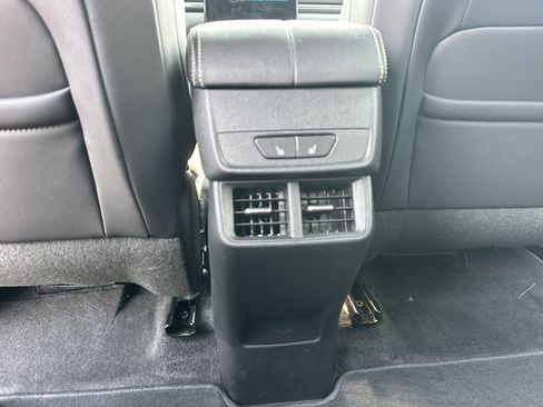 Used 2025 GMC Terrain Elevation w/ Elevation Premium Package FWD image 23