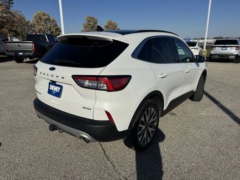 Certified 2022 Ford Escape Titanium w/ Class II Trailer Tow Package image 8