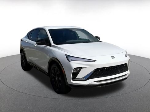 Used 2025 Buick Envista Sport Touring image 3