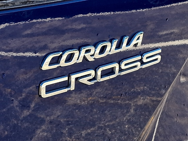 Certified 2022 Toyota Corolla Cross LE w/ Moonroof Package AWD/4WD image 18