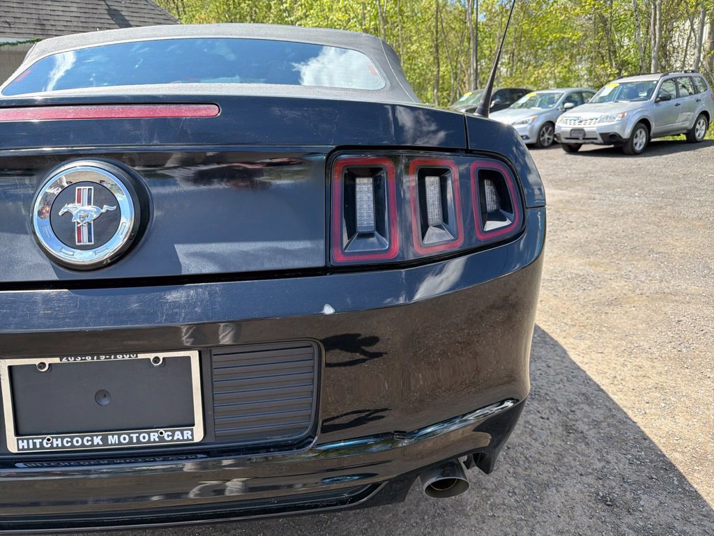 Used 2014 Ford Mustang Convertible RWD image 18