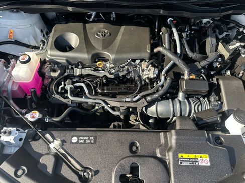 Used 2025 Toyota Sienna XLE w/ XLE Plus Package FWD image 18