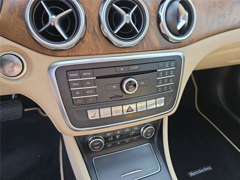 Used 2018 Mercedes-Benz GLA 250 image 26
