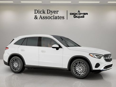 Used 2026 Mercedes-Benz GLC 300 image 9