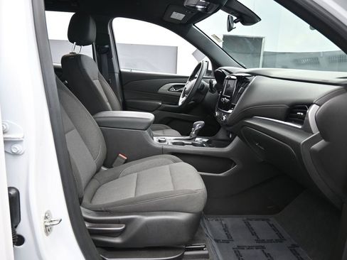 Used 2023 Chevrolet Traverse LT image 44
