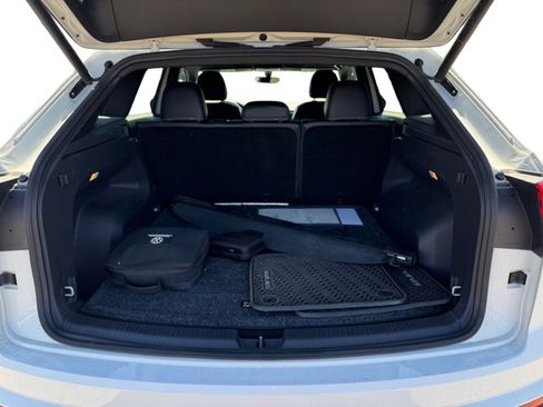 Used 2021 Volkswagen Atlas Cross Sport SE image 19