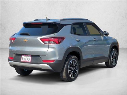Used 2025 Chevrolet TrailBlazer LT image 5