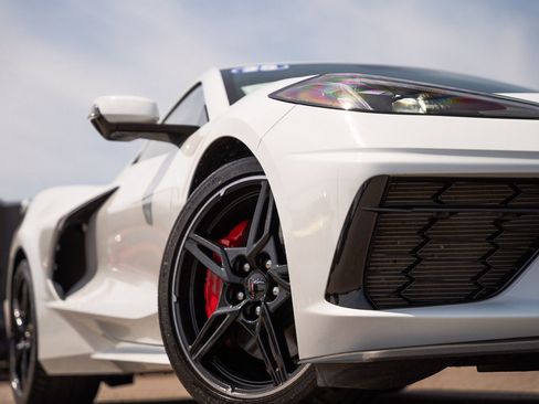 Used 2025 Chevrolet Corvette Stingray Preferred Cpe w/ Z51 Performance Package image 6