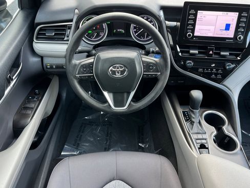 Used 2021 Toyota Camry LE image 14