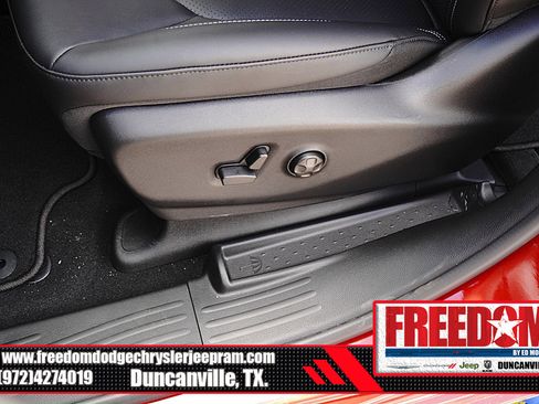 New 2027 Chrysler Pacifica Select FWD image 37