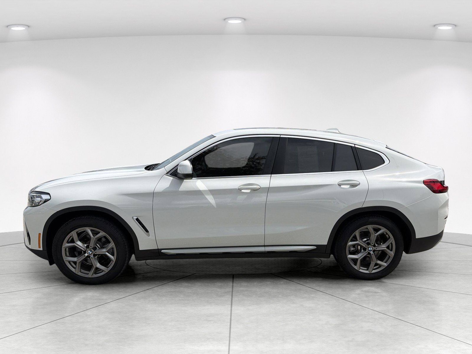 Certified 2023 BMW X4 xDrive30i w/ Convenience Package AWD/4WD image 8