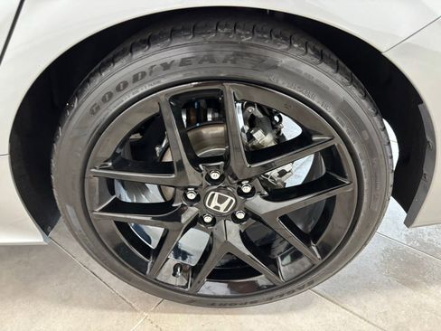 Used 2023 Honda Civic Sport image 11