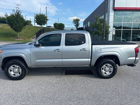 Used 2023 Toyota Tacoma SR AWD/4WD image 9